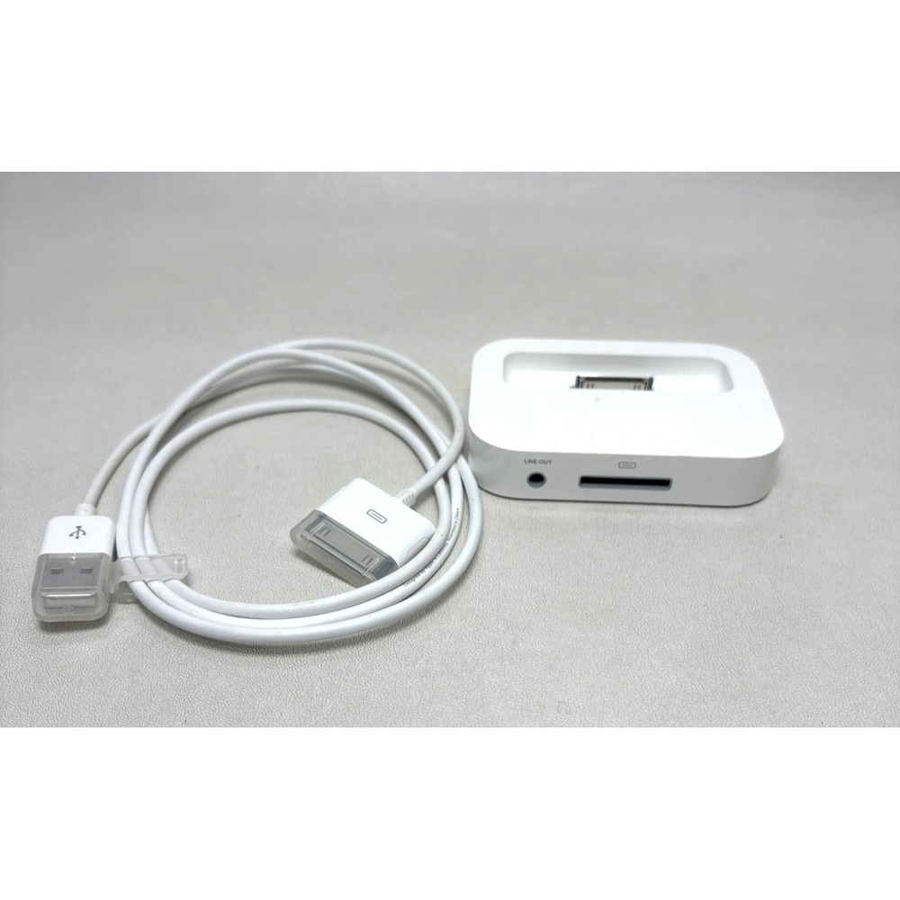2003 Apple Dock for iPod 3rd/4th Generation White With Original Cable Untested